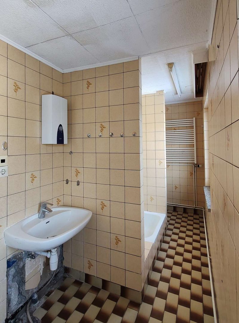 Bad mit Dusche im Obergeschoss