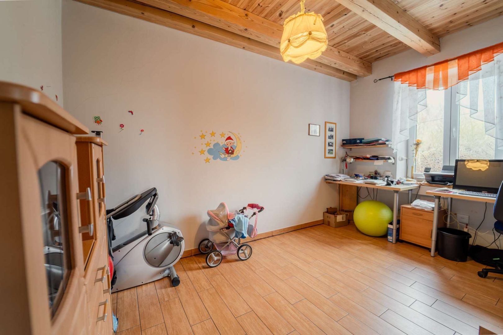 Arbeitszimmer / Gästezimmer Erdgeschoss