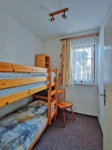 Zimmer 1 Wohnung rechts