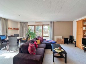 Wohnzimmer mit Terrassenzugang