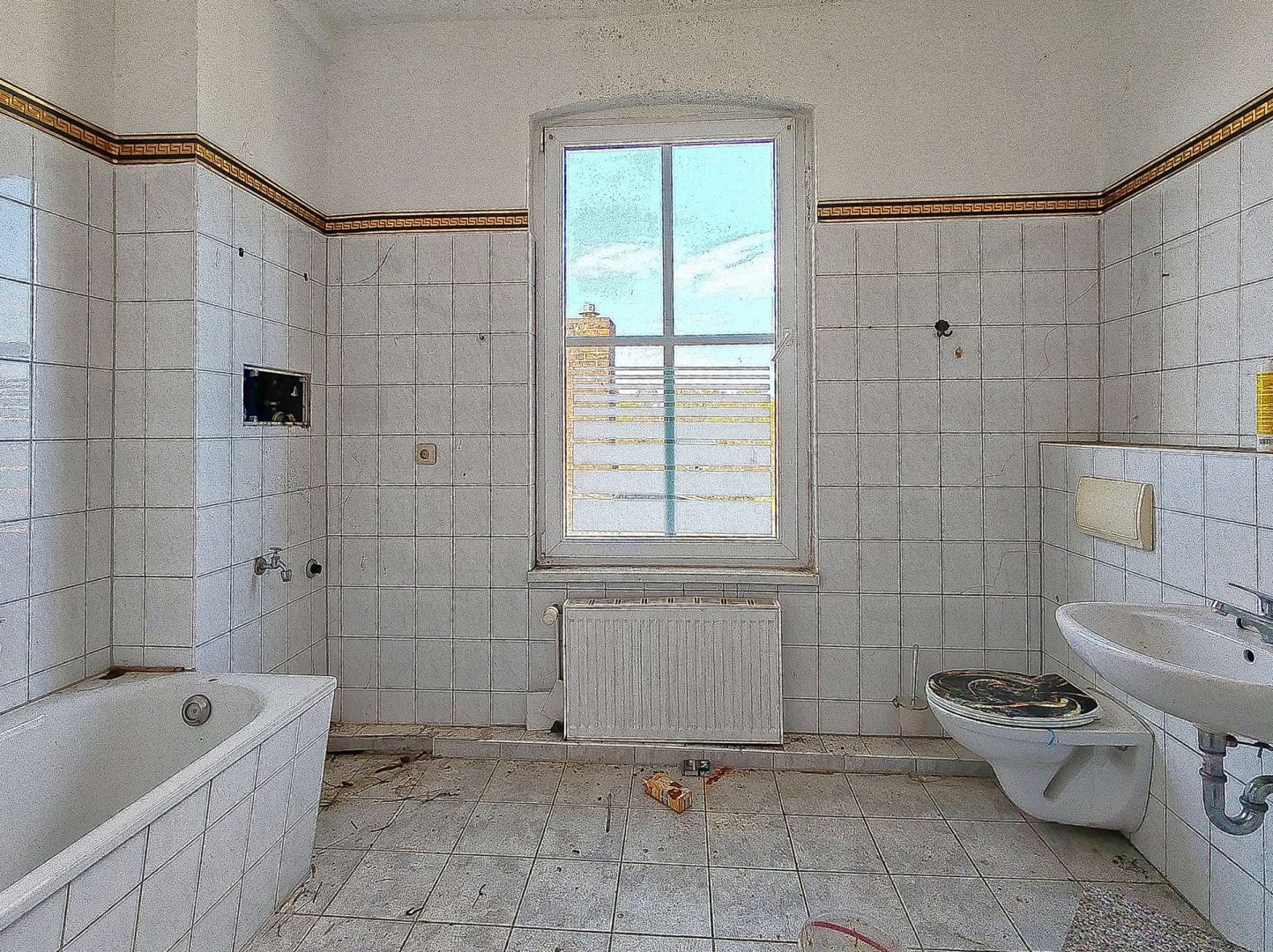 Bad 1. OG Vorderhaus