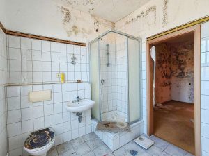 Bad 1. OG Vorderhaus