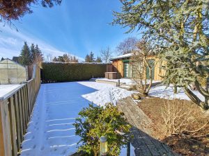 Terrasse und Sichtschutz am Appartement