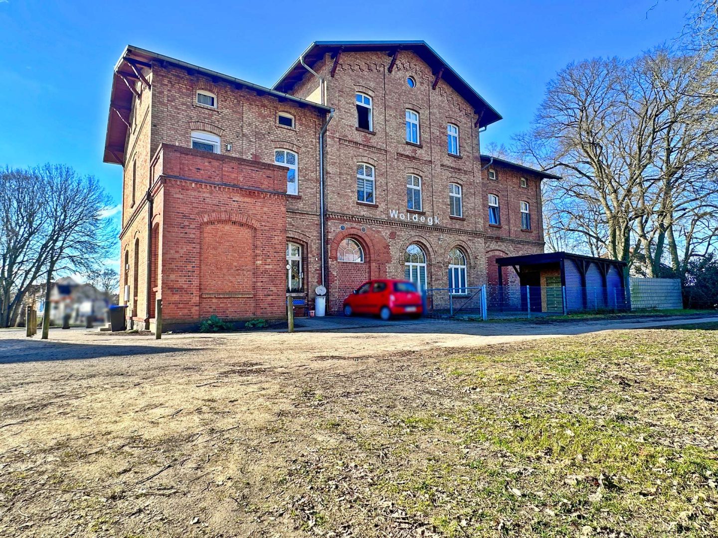 Stellflächen Hofseite
