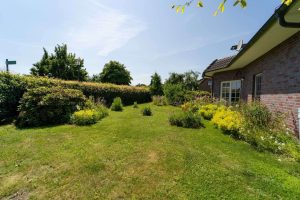 Außenansicht + Garten
