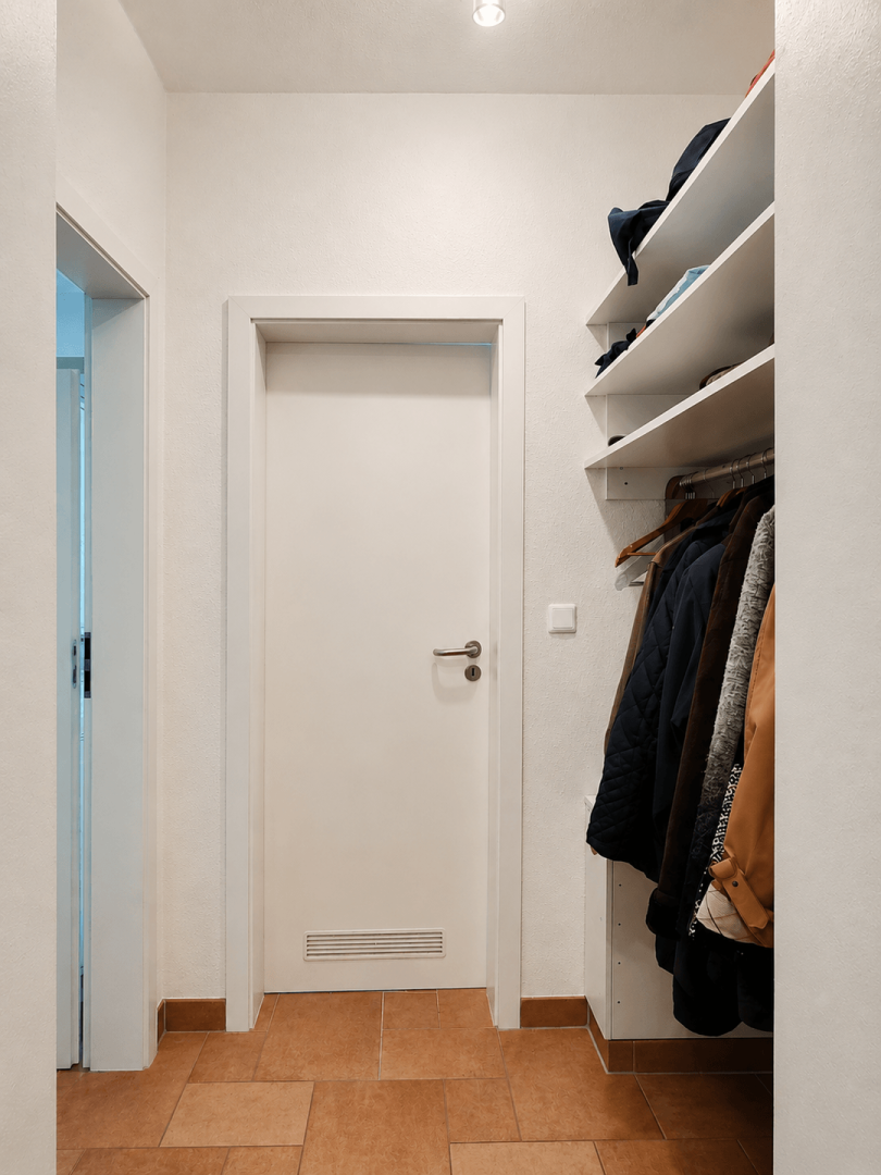 Zwischenflur mit Garderobe