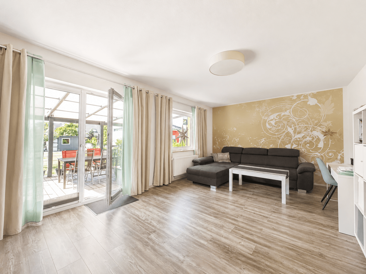 Wohnzimmer mit Terrassenzugang