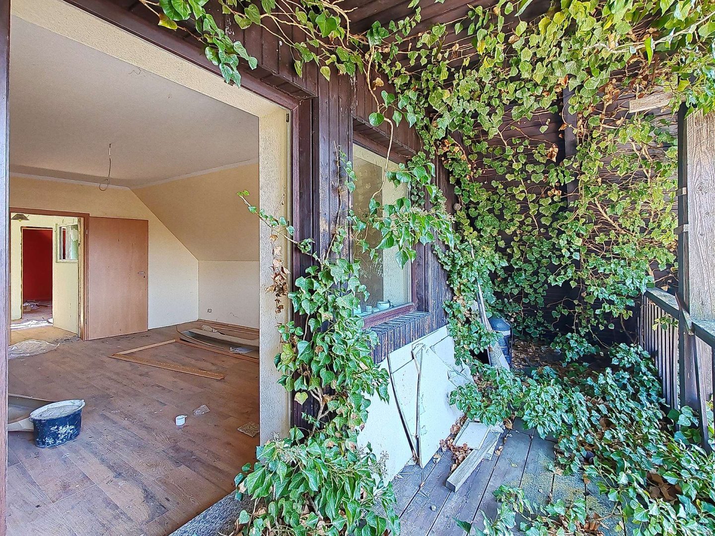 Blick von Loggia ins Zimmer