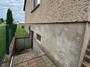 Kellerzugang am Haus