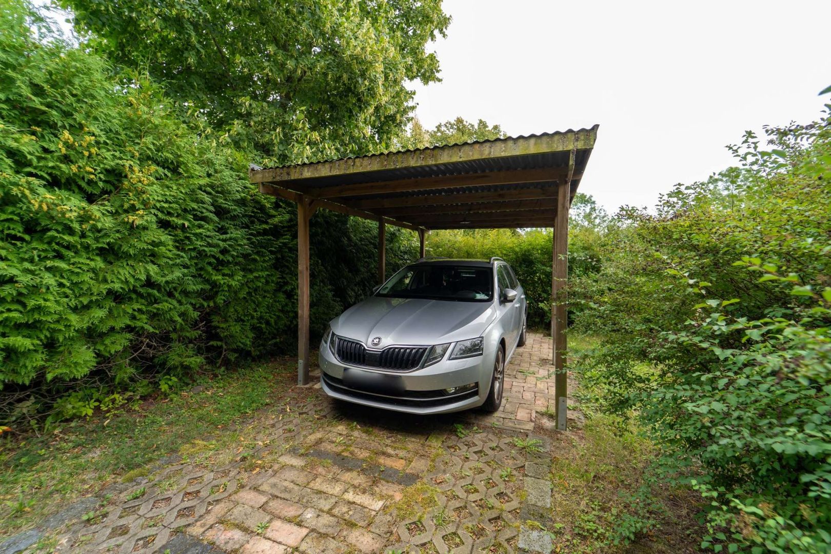 Carport-Stellplatz
