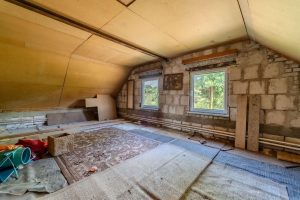 Zimmer 2 mit Ausbaupotenzial - OG