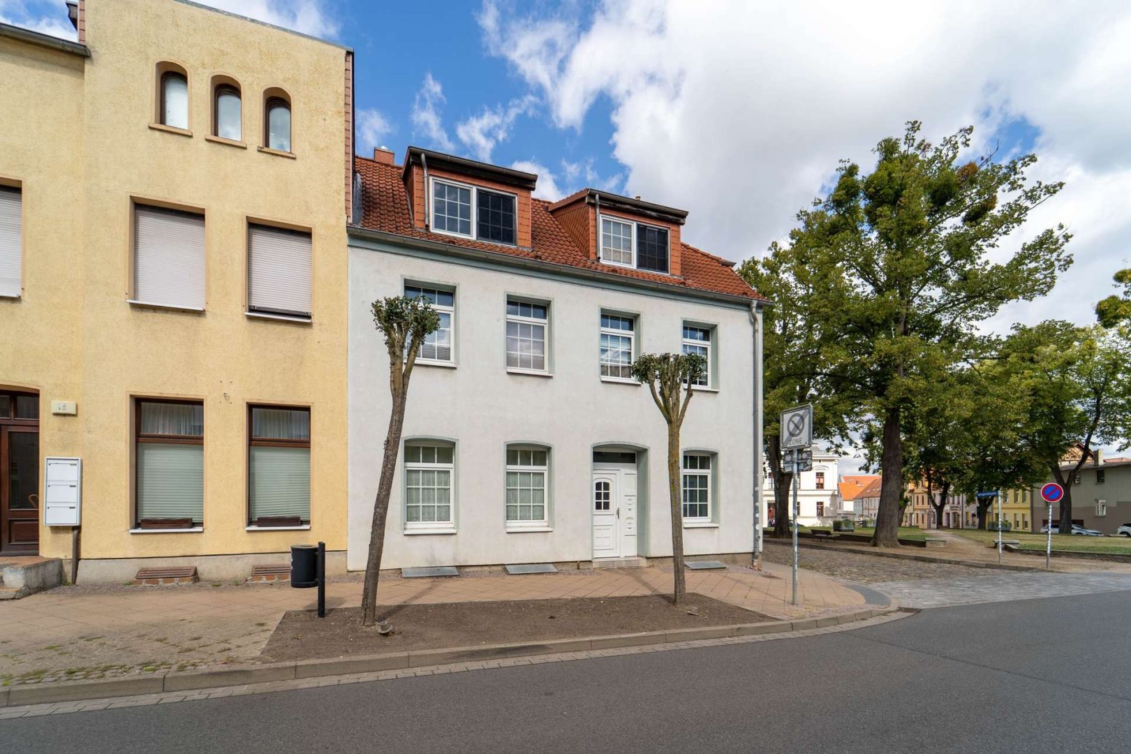 Außenansicht-Straßenseite