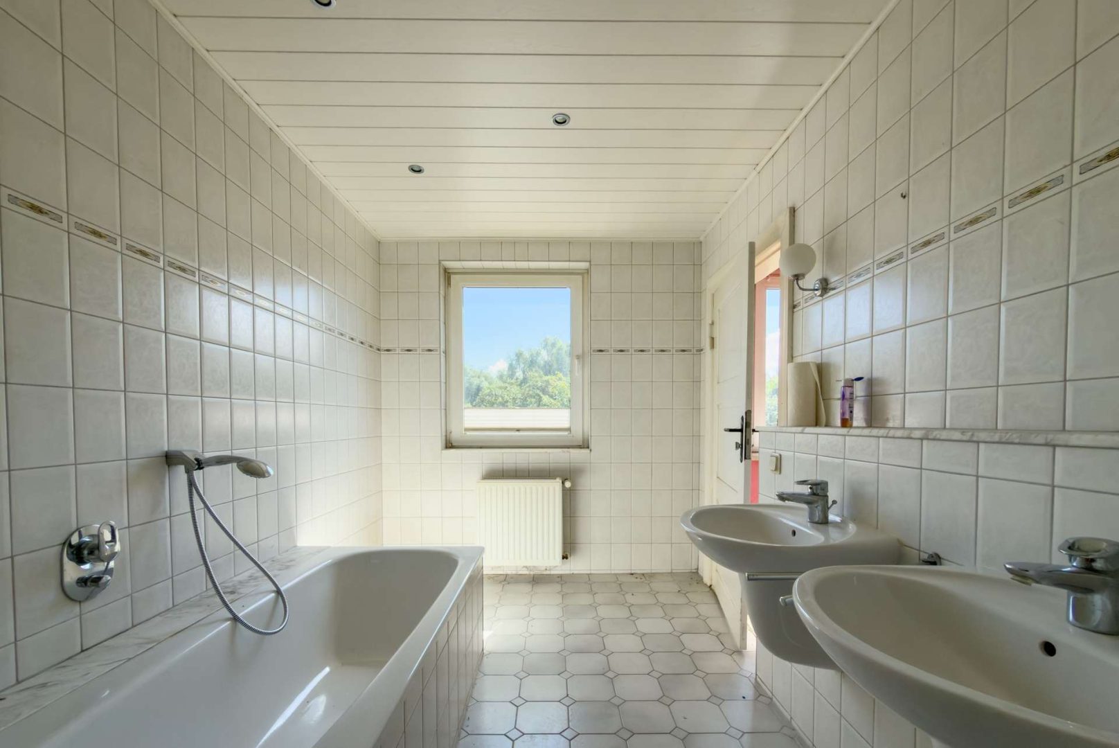 Haupthaus-Bad